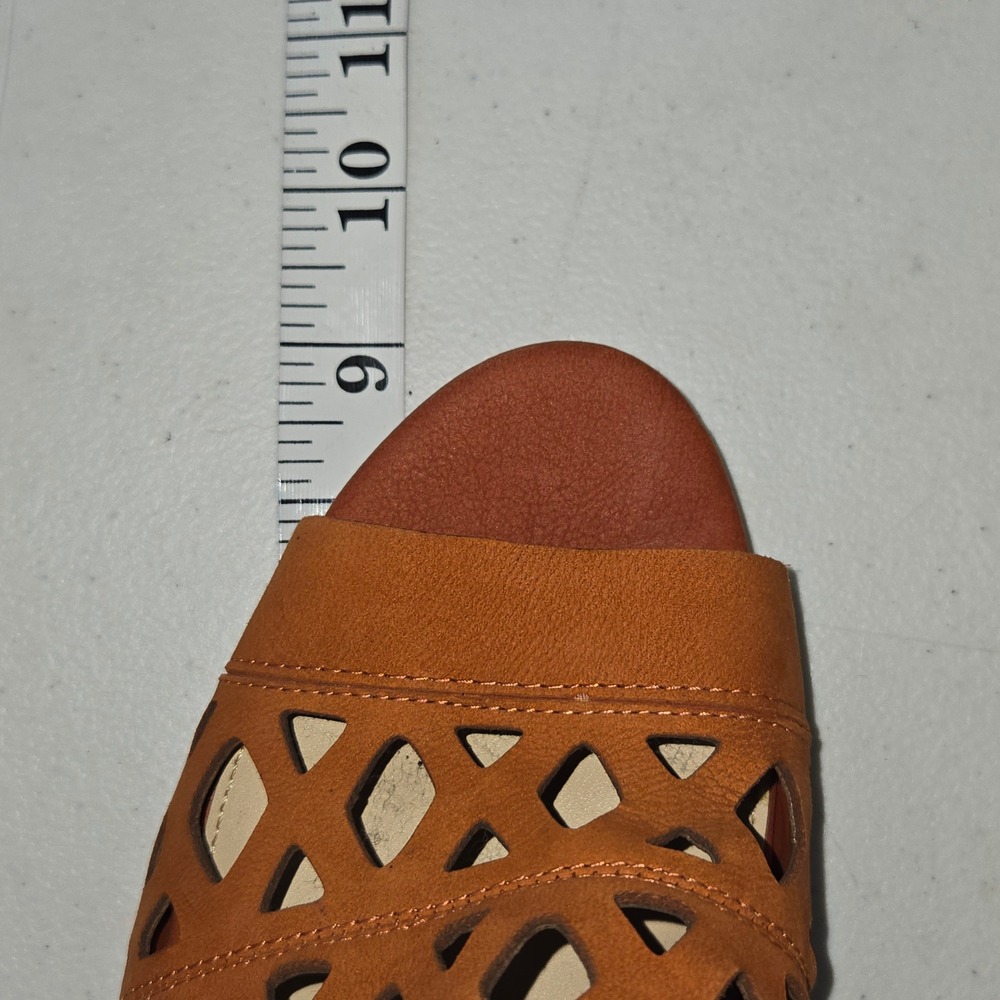 Vince Camuto VC-Deverly Leather Laser Cut Block Heel Sandals Orange Tan Size 10M - Picture 4 of 10